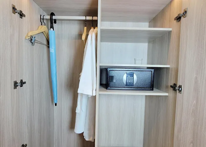 Luxury 5 Star A La Carte 4*