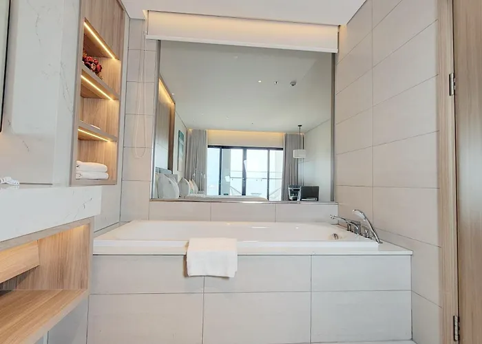 Luxury 5 Star A La Carte Aparthotel Ha Long