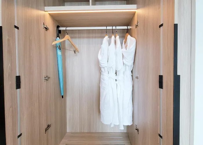 Luxury 5 Star A La Carte Aparthotel 4*